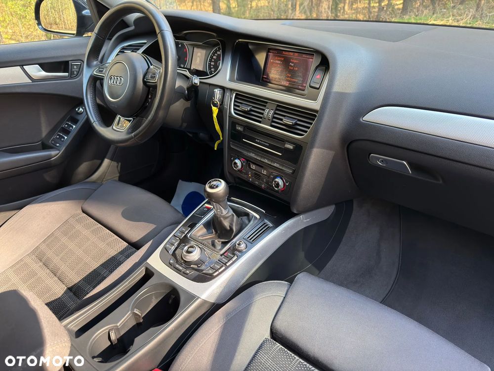 Audi A4 Avant 2.0 TDI DPF Ambiente - 33