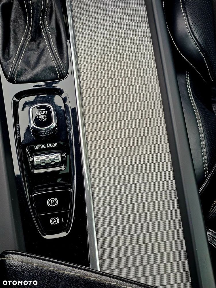 Volvo XC 60 T5 GPF AWD R-Design - 18