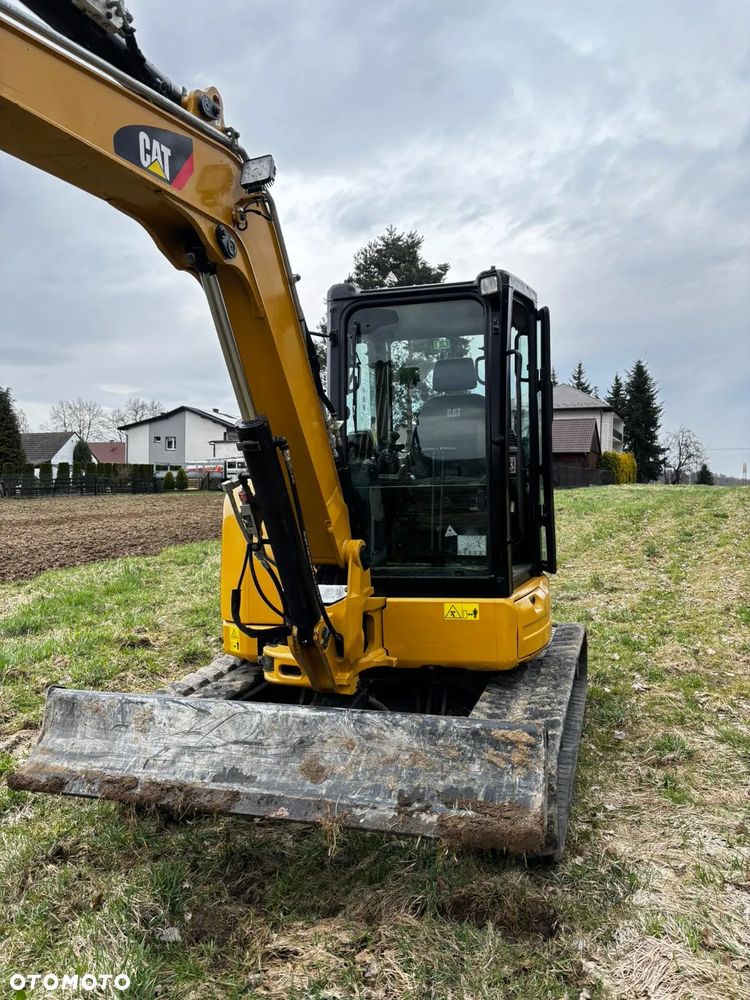 Caterpillar - 25
