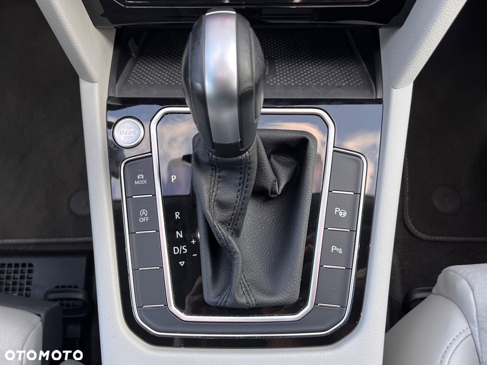 Volkswagen Passat 2.0 TSI Elegance DSG - 35