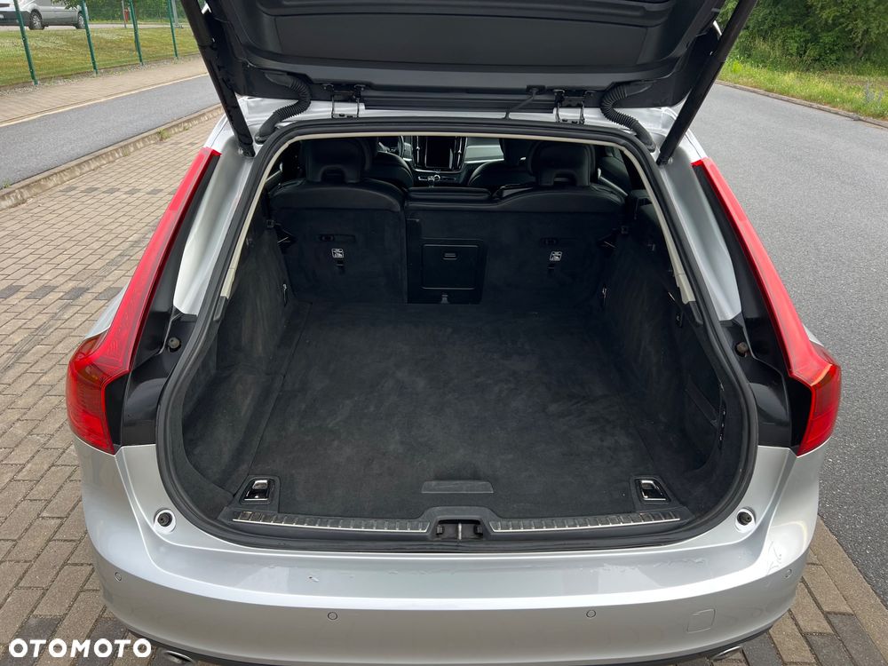 Volvo V90 D4 Momentum Pro - 15