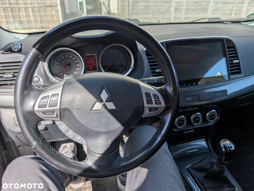 Mitsubishi Lancer 1.8 Intense - 13