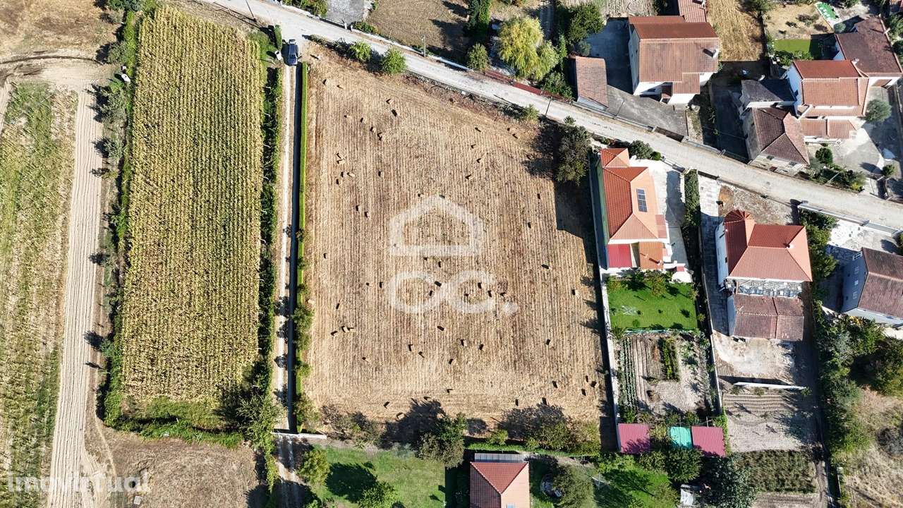 Terreno rústico de 3.693 m² murado e plano na periferia de Chaves - Grande imagem: 3/6