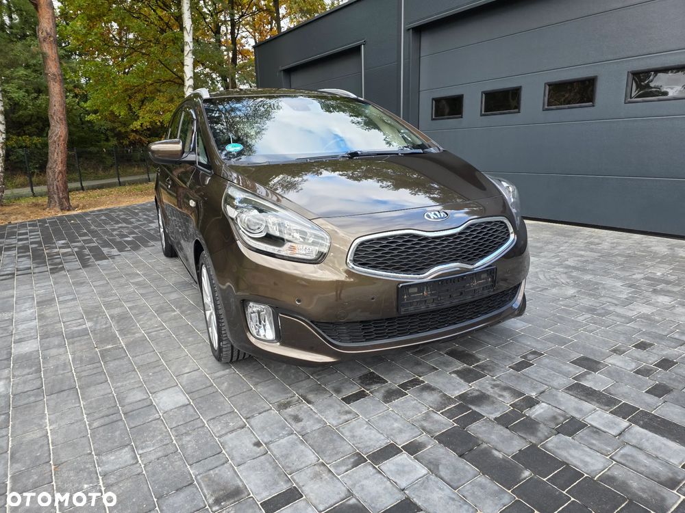 Kia Carens - 2