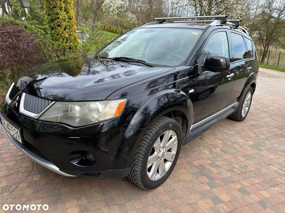 Mitsubishi Outlander - 2