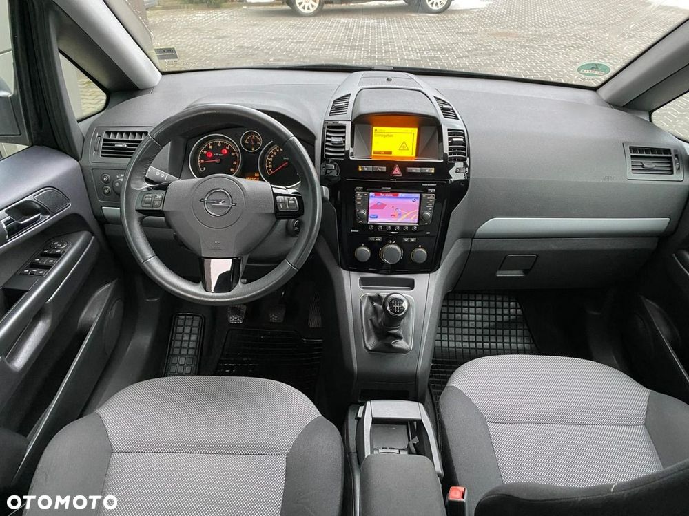 Opel Zafira - 10