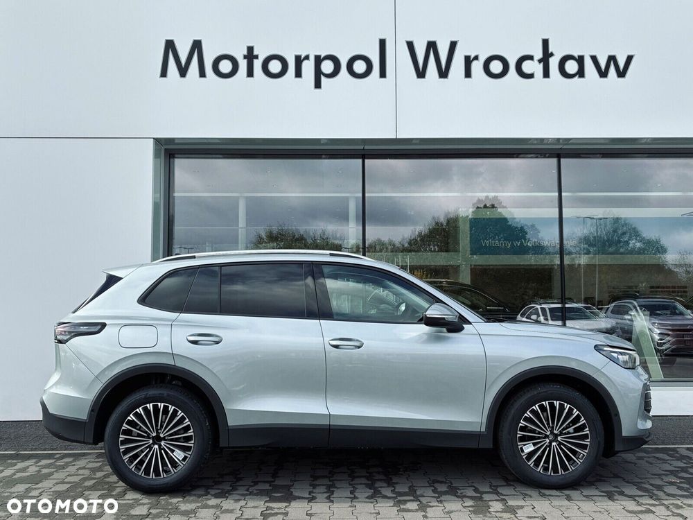 Volkswagen Tiguan - 11