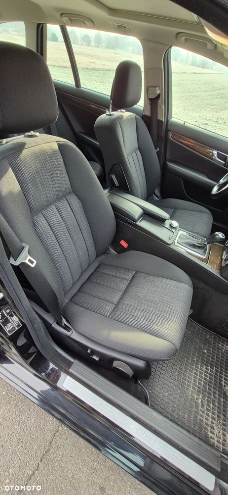 Mercedes-Benz Klasa C 180 CGI Automatik BlueEFFICIENCY - 17