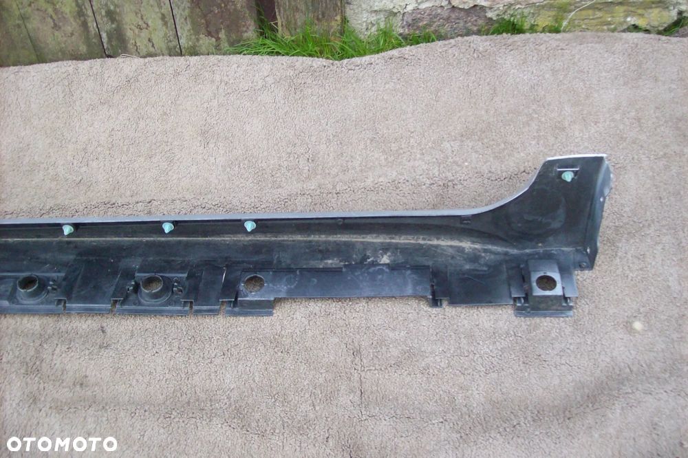 LISTWA PROGOWA PRAWA TOYOTA COROLLA E-21/HB - 4
