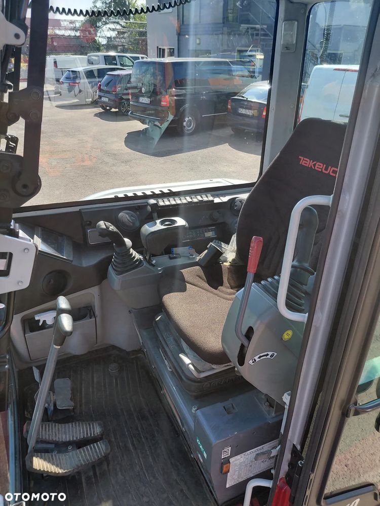 Takeuchi TB240 - 8