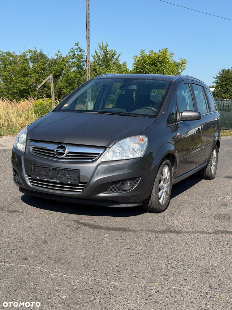 Opel Zafira 1.8 Family Plus - 1