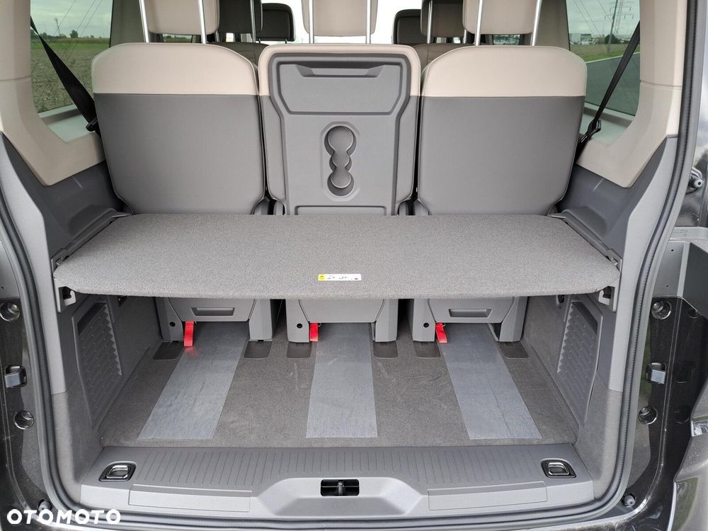 Volkswagen Multivan - 21