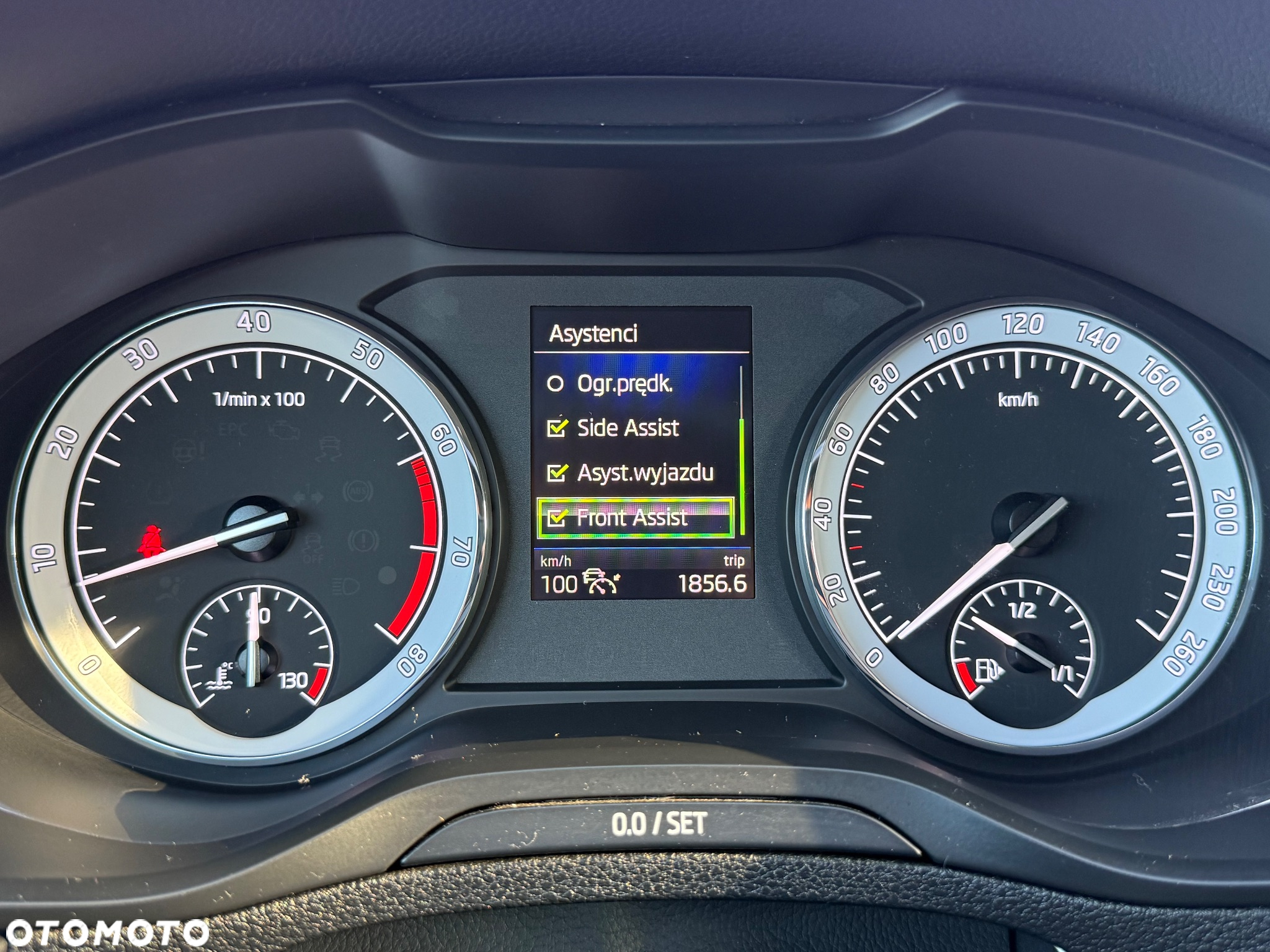 Skoda Karoq 1.5 TSI ACT 4x2 Ambition DSG - 17