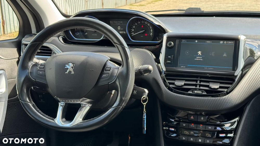 Peugeot 2008 1.2 PureTech Allure S&S - 28