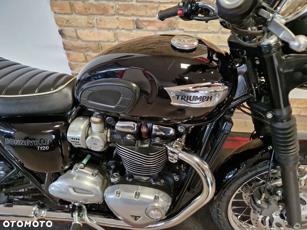 Triumph Bonneville - 31