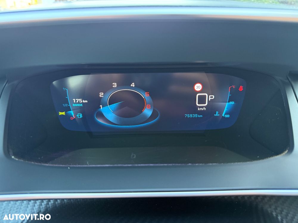 Peugeot 2008 1.5 BlueHDI EAT8 STT Allure Pack - 6