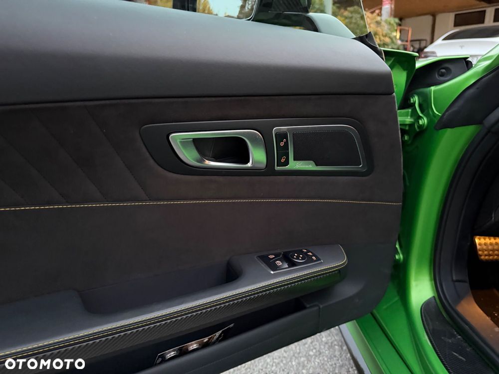 Mercedes-Benz AMG GT - 11