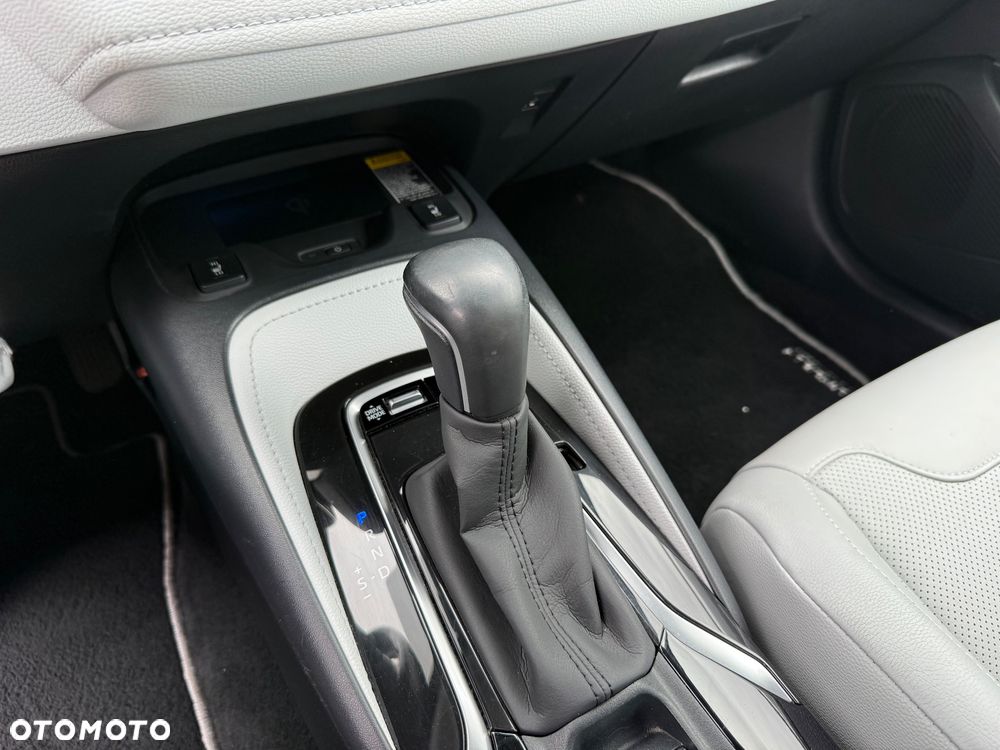 Toyota Corolla 2.0 Hybrid Executive - 8