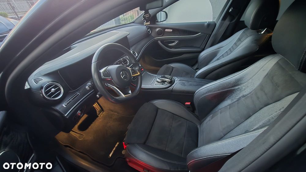 Mercedes-Benz Klasa E 220 d 4-Matic 9G-TRONIC - 14