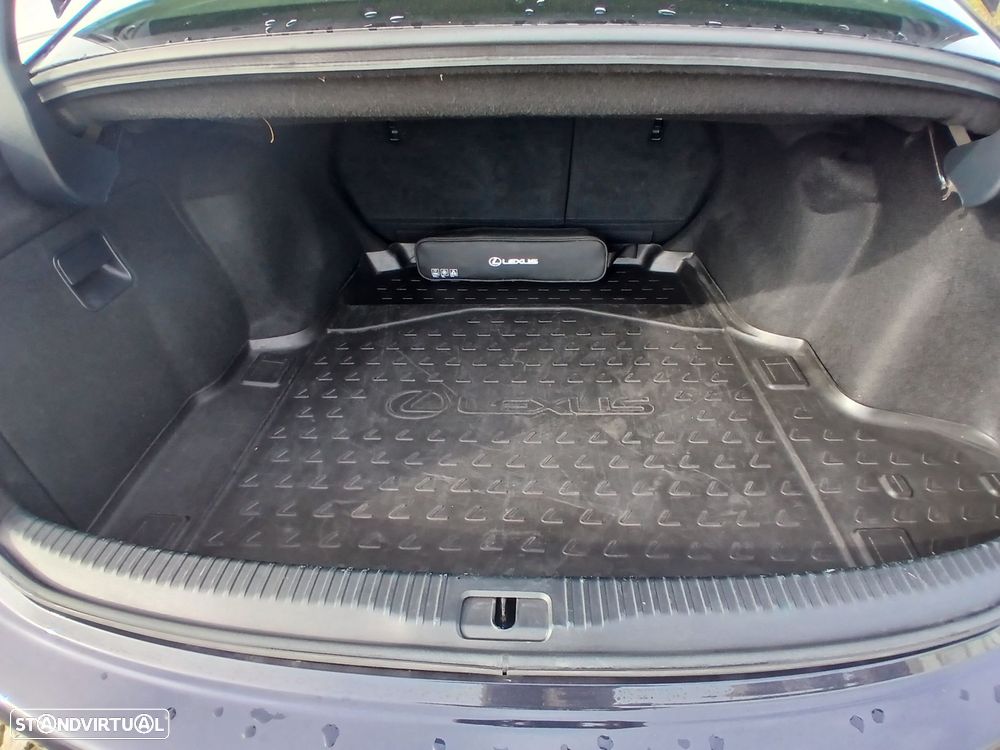 Lexus IS 300H Executive - 19