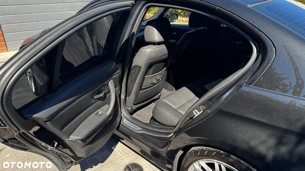 BMW Seria 3 320d - 12