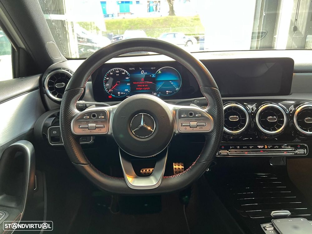 Mercedes-Benz A 250 e AMG Line - 12