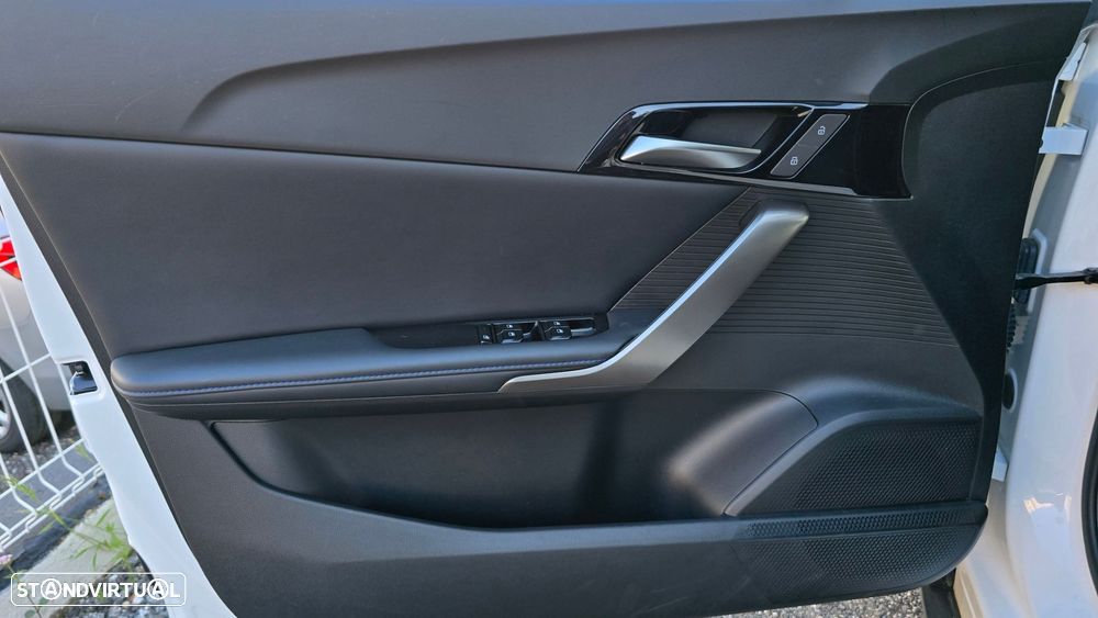 MG MG4 64 kWh Luxury - 7