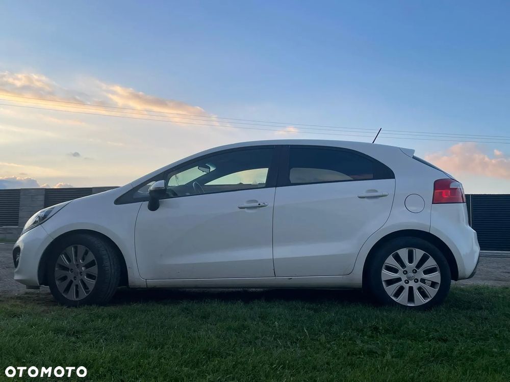 Kia Rio - 6