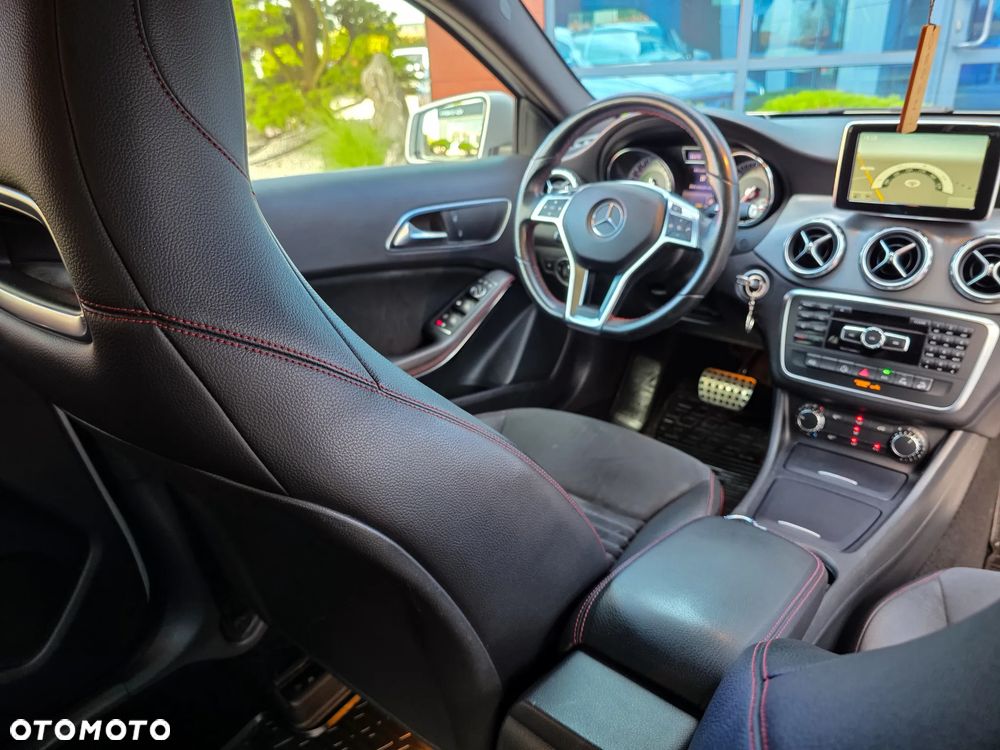 Mercedes-Benz GLA 220 CDI 4Matic 7G-DCT AMG Line - 9