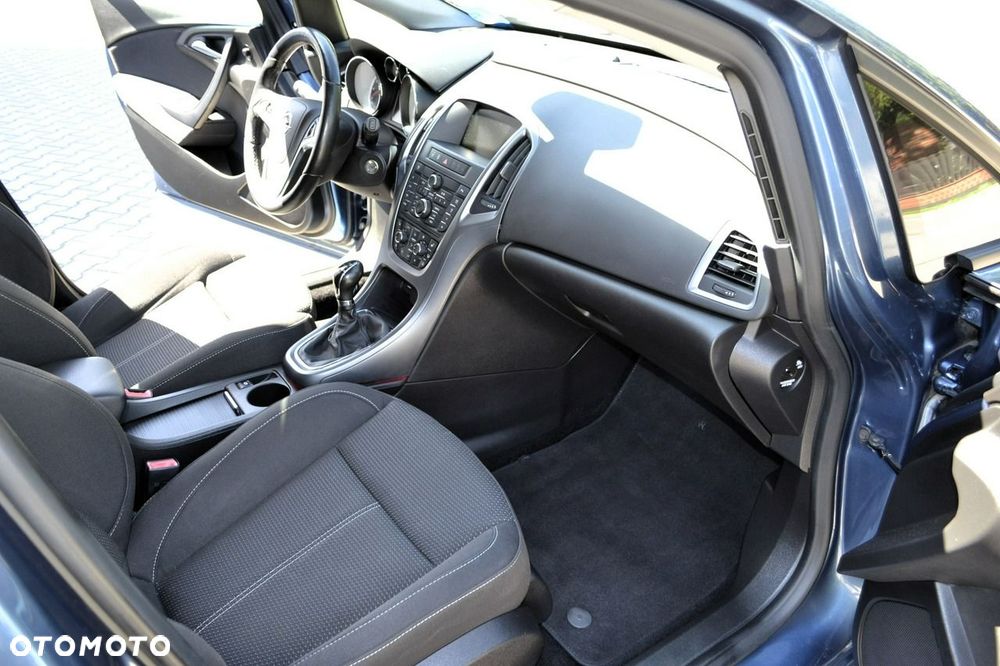 Opel Astra 1.4 Turbo Exklusiv - 34