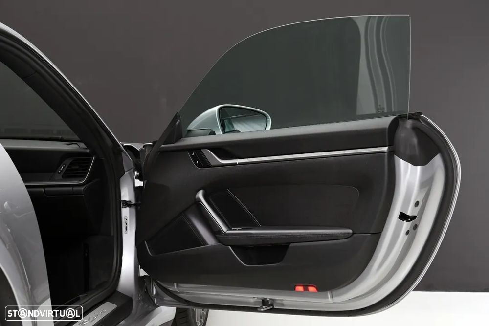 Porsche 911 (992) Carrera - 12