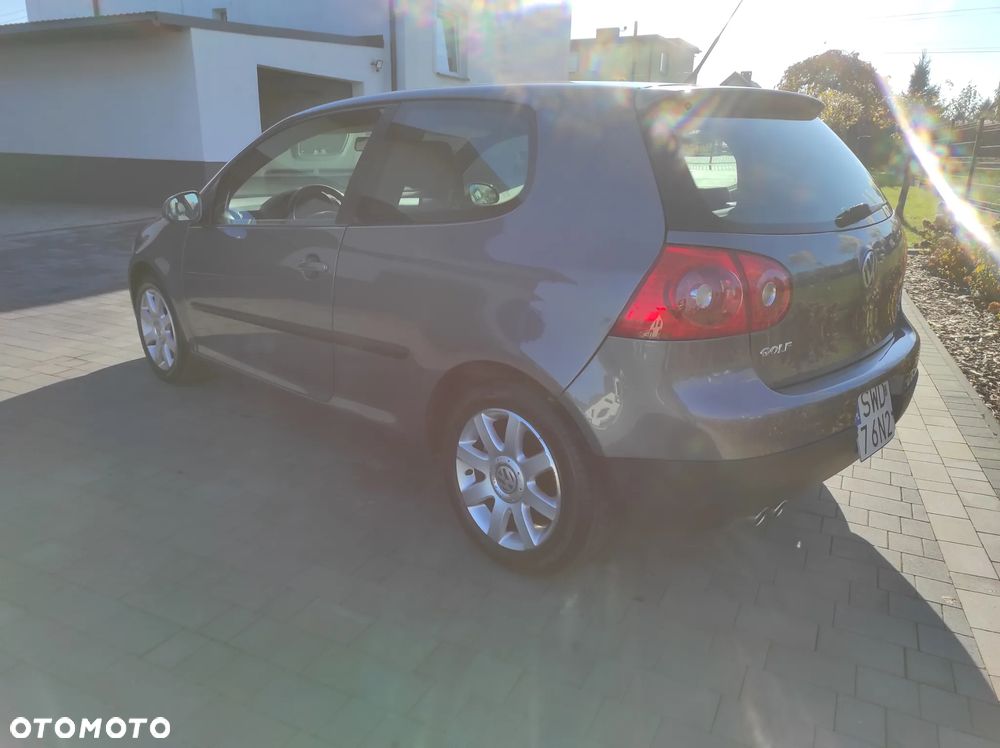 Volkswagen Golf V 2.5 - 6
