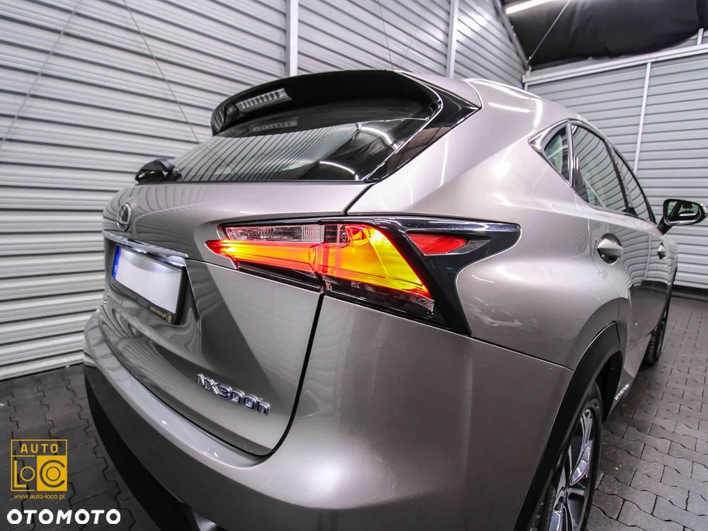 Lexus NX 300h Prestige AWD - 29