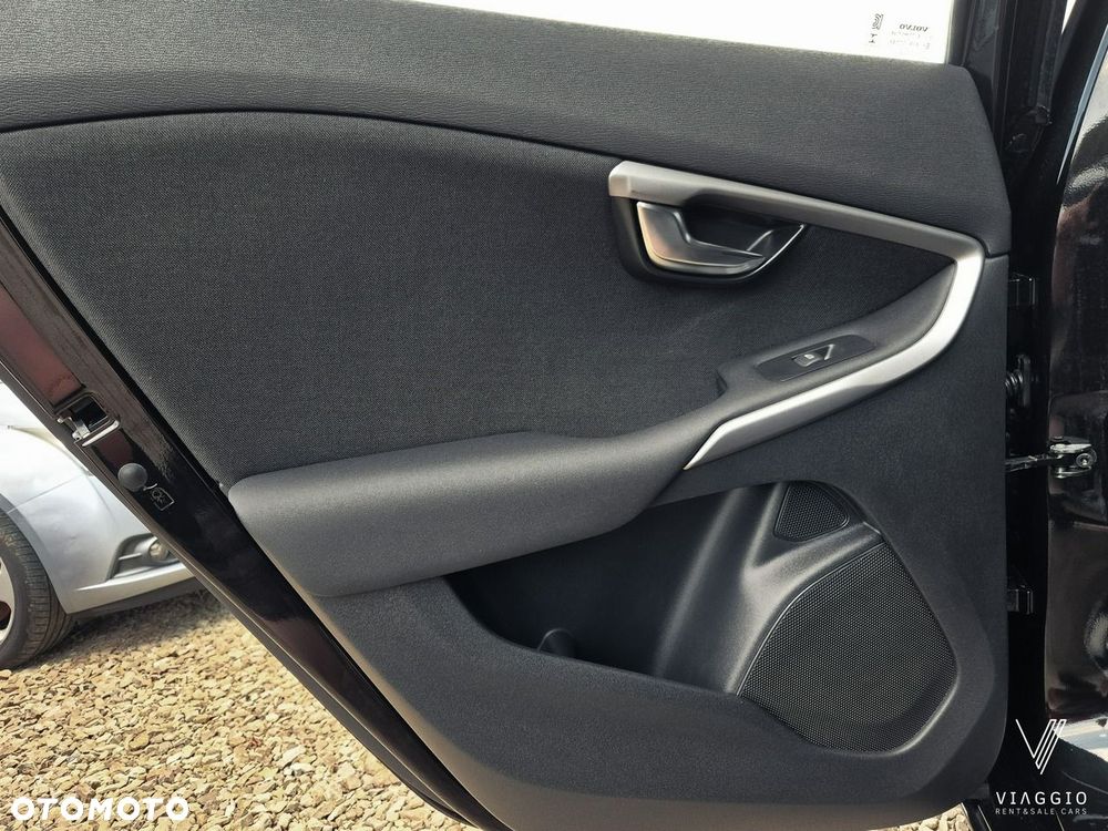 Volvo V40 T2 Momentum - 22
