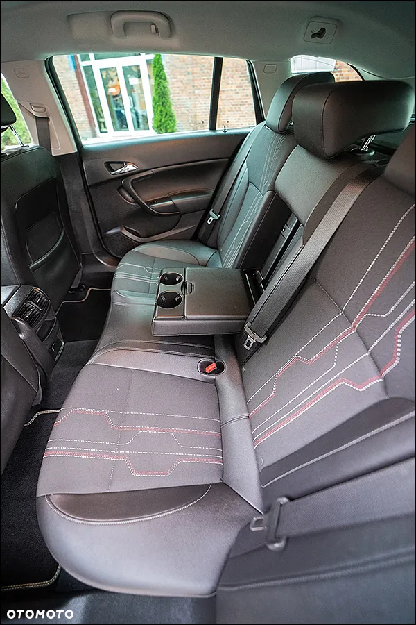 Opel Insignia - 32