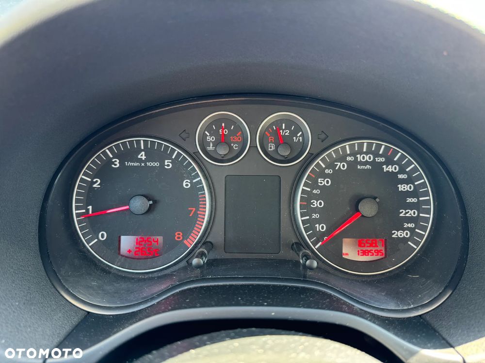 Audi A3 1.6 Ambiente - 14