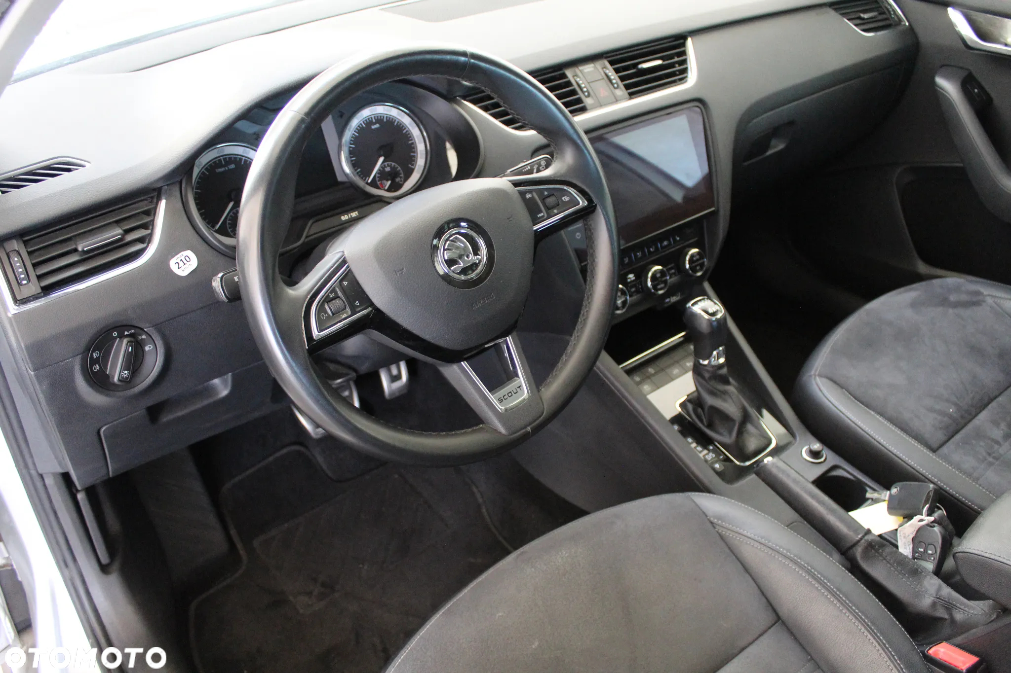 Skoda Octavia 2.0 TSI 4x4 Scout DSG - 11