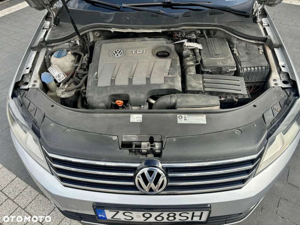 Volkswagen Passat 1.6 TDI DPF BlueMot Comfortline - 6