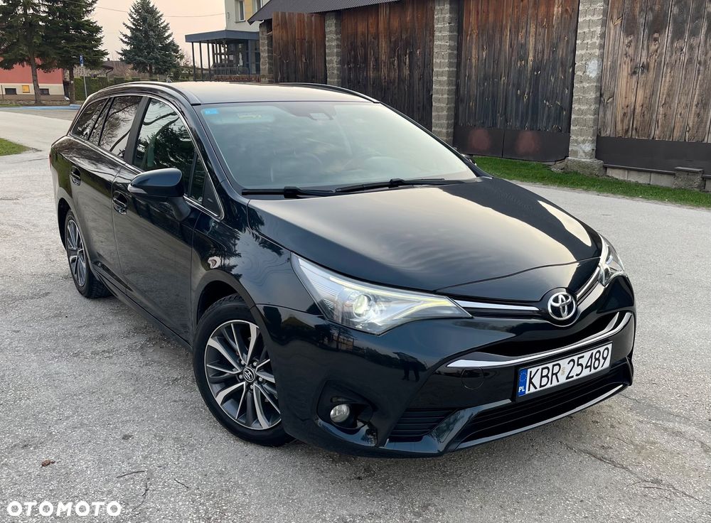 Toyota Avensis 1.8 Prestige - 1