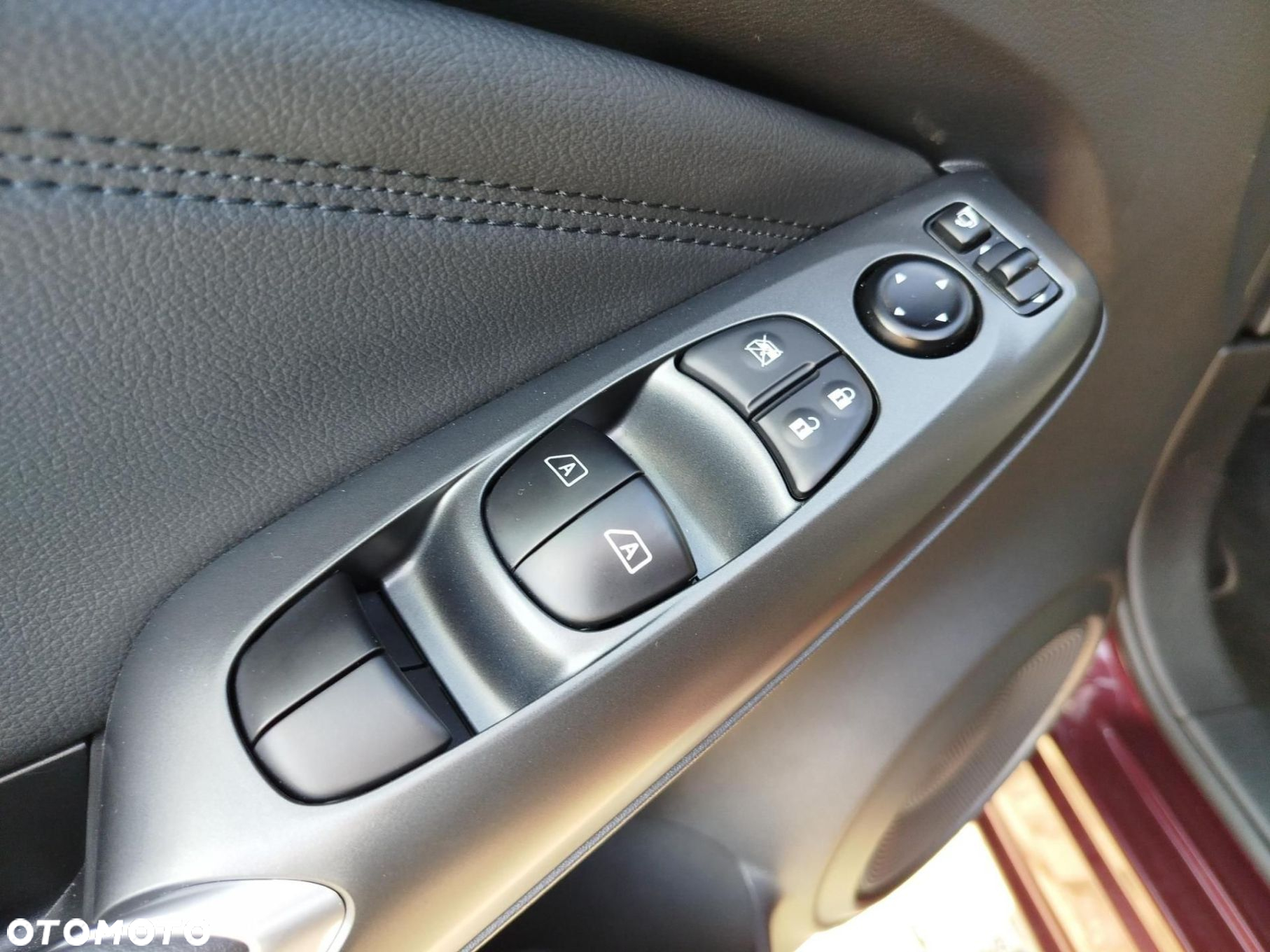 Nissan Juke 1.6 Hybrid N-Connecta AMT - 26