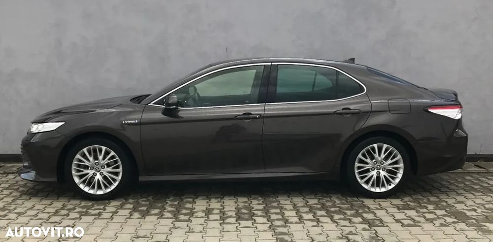Toyota Camry 2.5 Hybrid Dynamic - 10