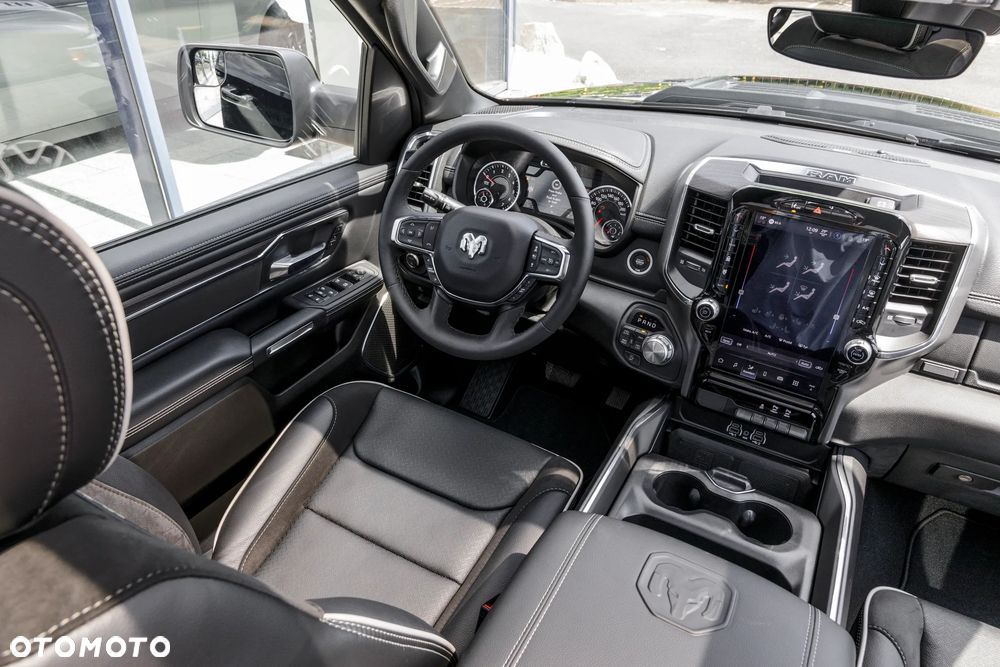 RAM 1500 Laramie Night Premium - 30