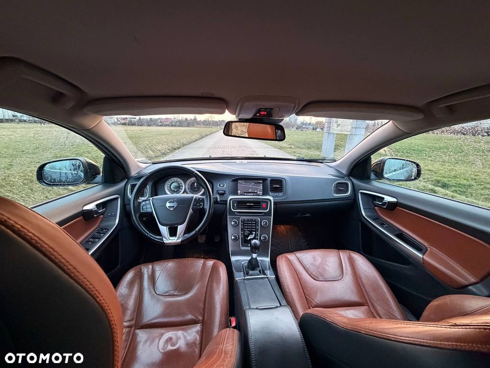 Volvo V60 T3 Summum - 11