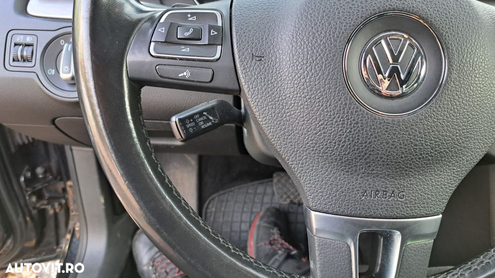 Volkswagen Passat 2.0 TDI BlueMotion Technology DSG Comfortline - 3