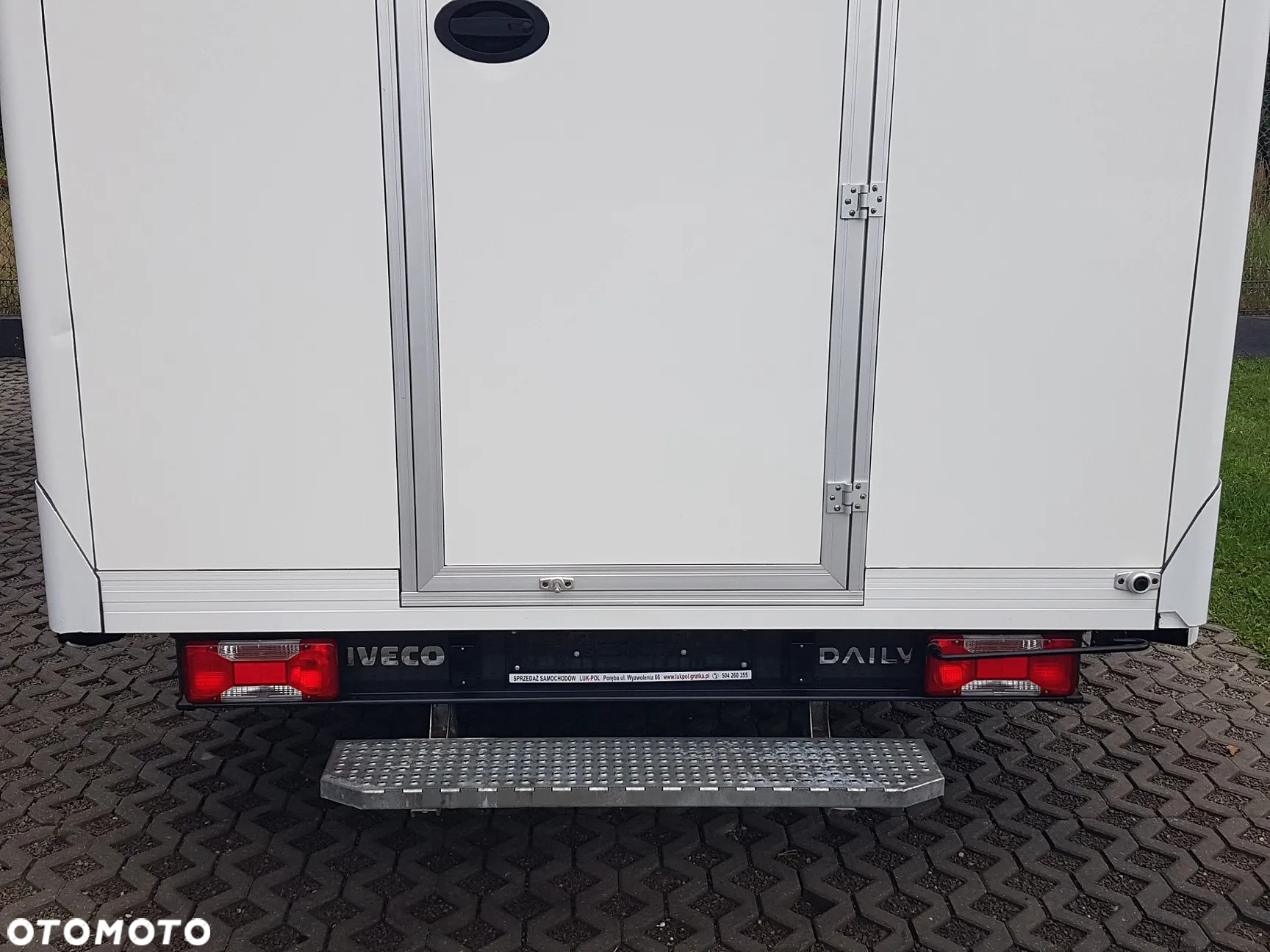 Iveco DAILY KONTENER NISKOPODŁOGOWY 4,31x2,23x2,42 FOODTRUCK SKLEP KAMPER KLIMA 35S14 - 32