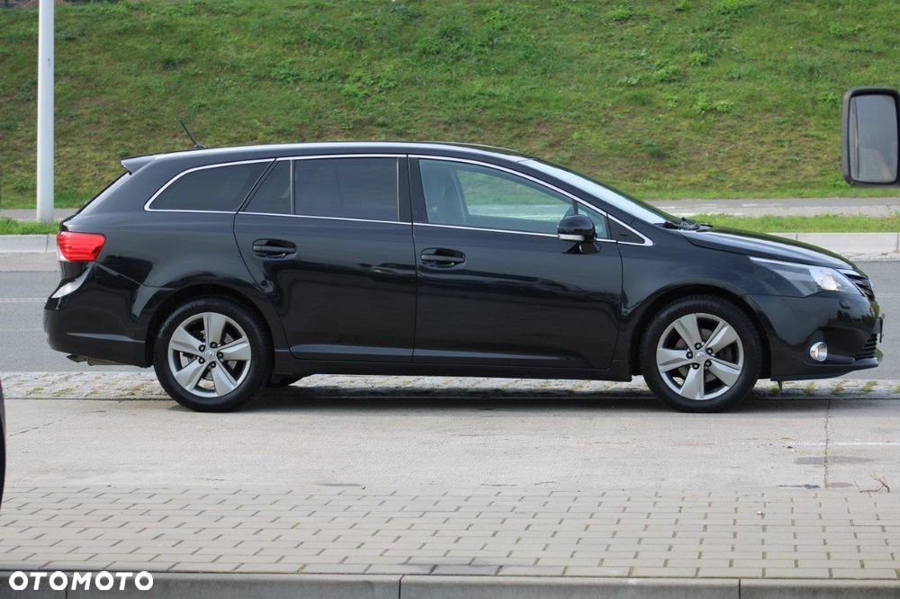Toyota Avensis 1.8 Premium - 11