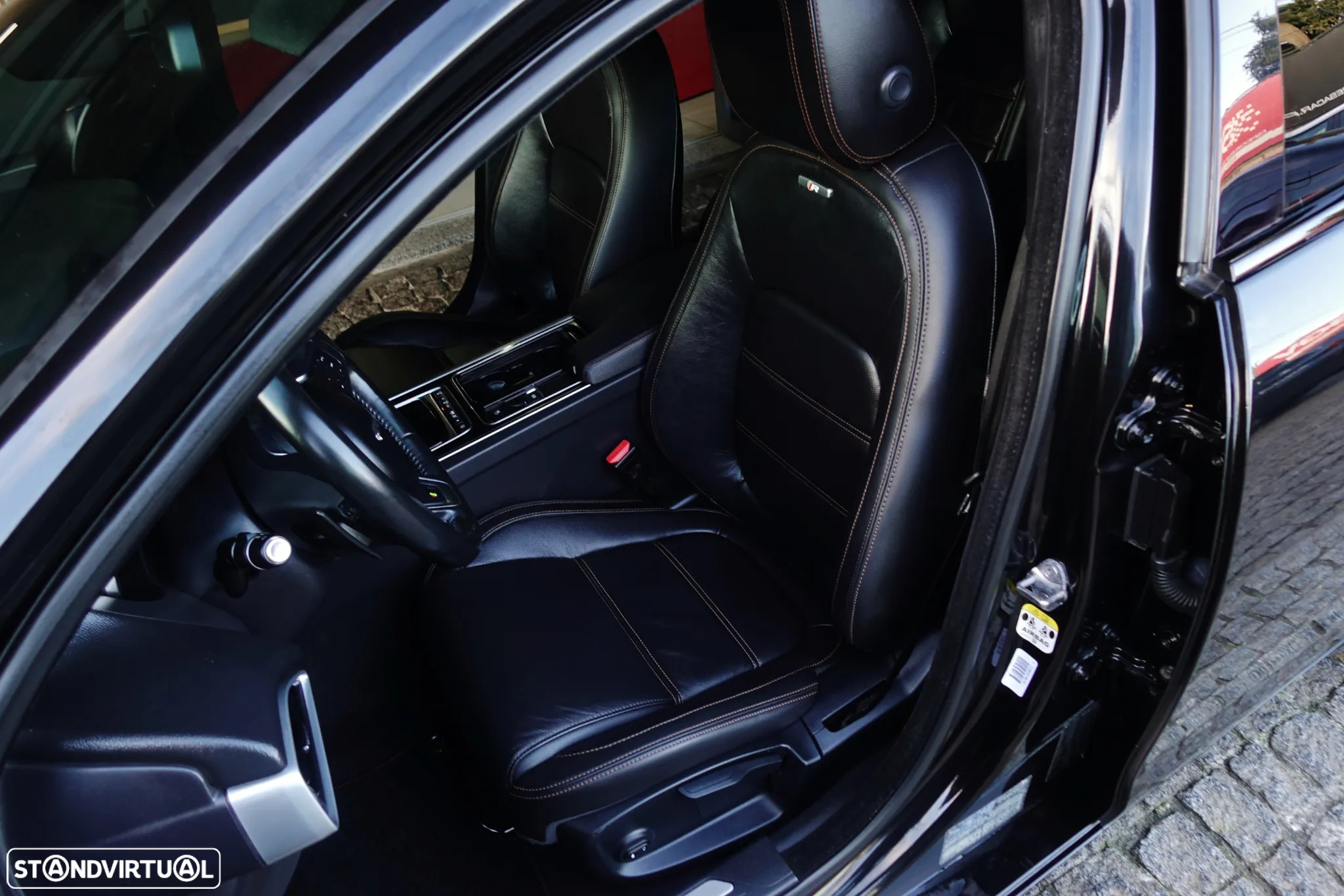 Jaguar XE 2.0 D R-Sport Aut. - 43