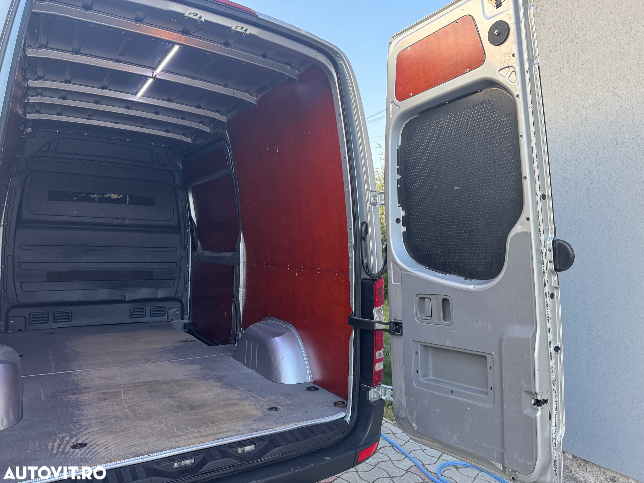Mercedes-Benz Sprinter - 9