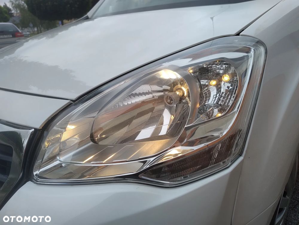 Peugeot PARTNER PO LIFT 1.6 HDI (90KM) 5-BIEGÓW KLIMA TEMPOMAT TABLET STAN IDEALNY FULL OPCJA BEZWYPADKOWY SERWIS KM NIE MA RDZY ! ! ! - 27