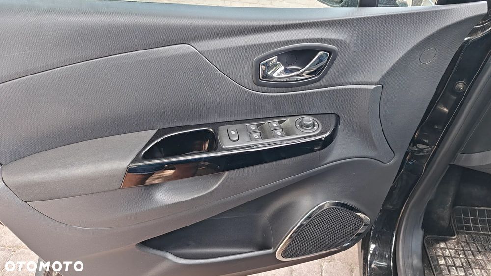 Renault Captur - 32